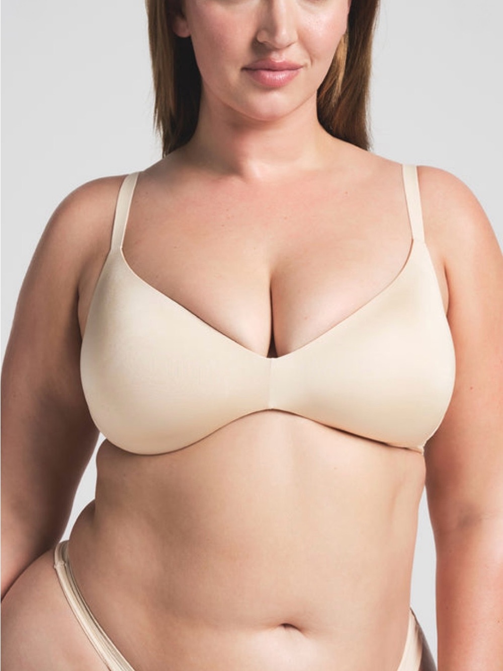 SKIMS WIRELESS FORM
PUSH UP PLUNGE BRA 38DD SAND
